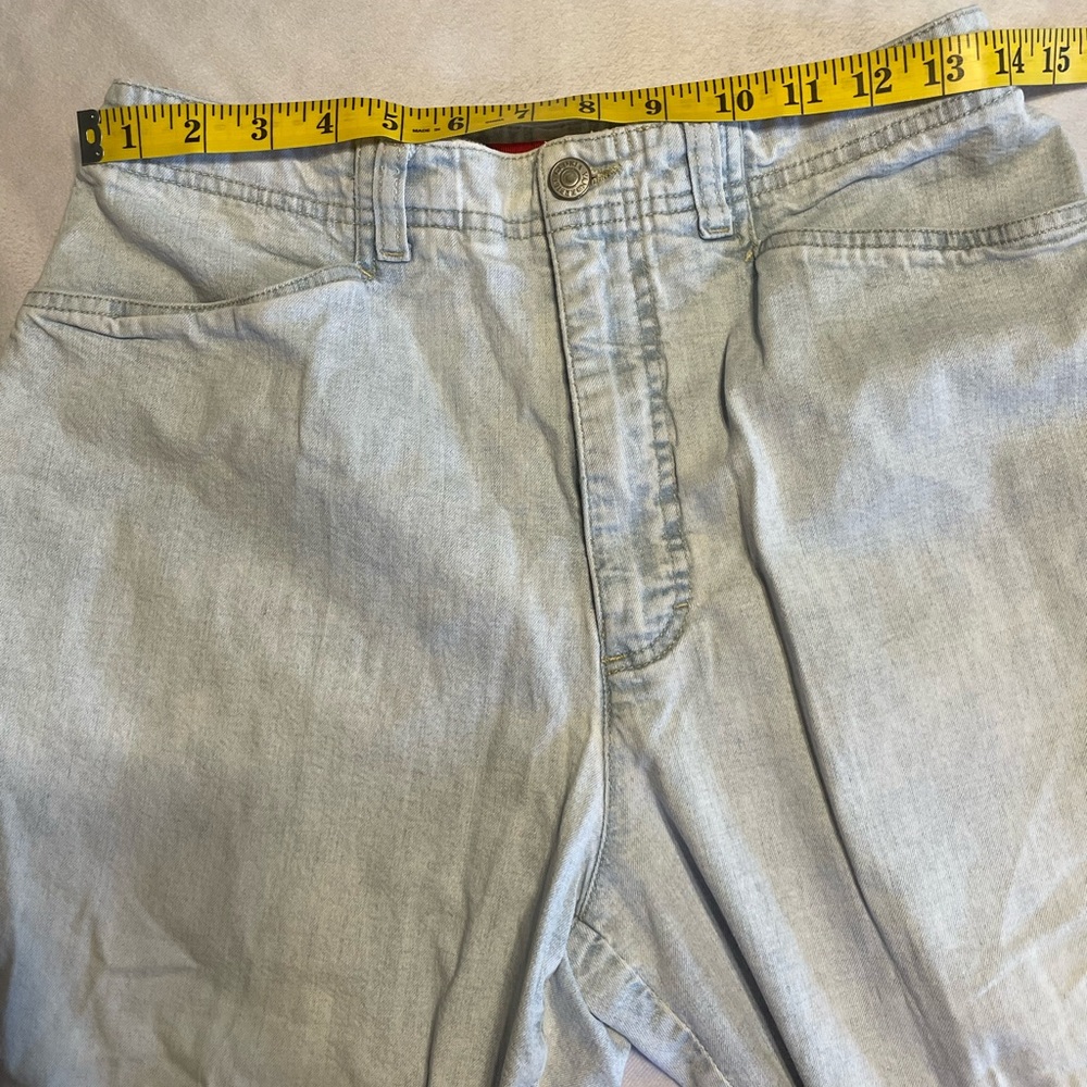 3/$15 Gloria Vanderbilt women’s size 12 petite light wash denim capris - Picture 4 of 8